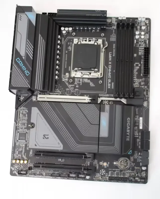 Gigabyte X870 Gaming X WIFI7SO