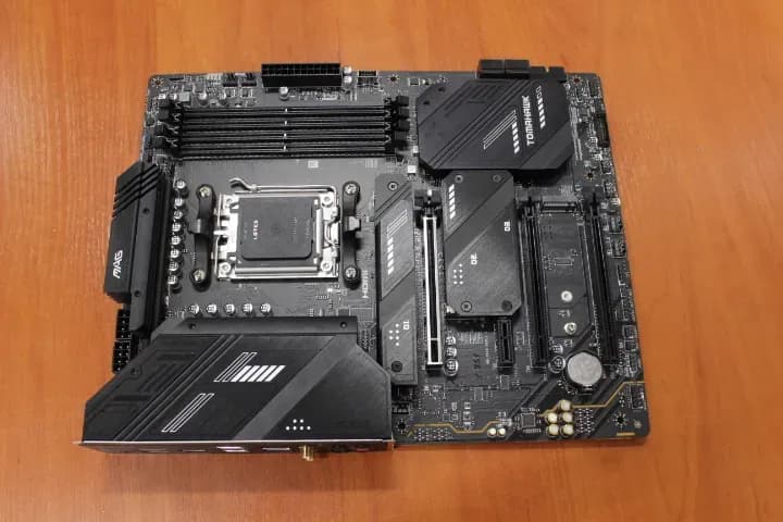 MSI SALE OUT. MAG X670E TOMAHAWK WIFI